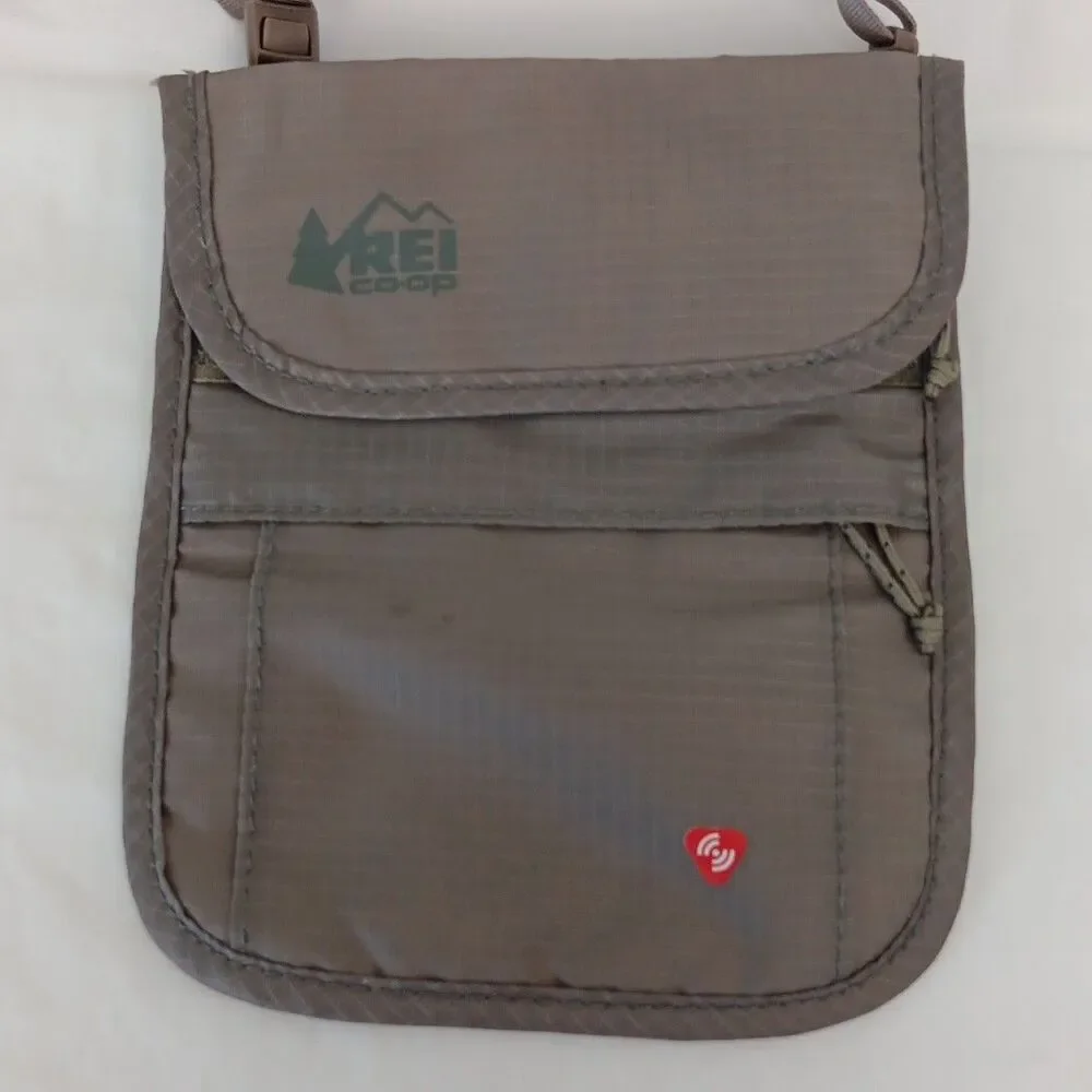 REI Co-Op Slim Neck Wallet Soft Detachable 12"-24" Strap Grey 5 Pockets Discreet - Picture 2 of 15
